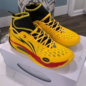 New Way of Wade 808 2 Ultra Basketball shoes. Size 11.